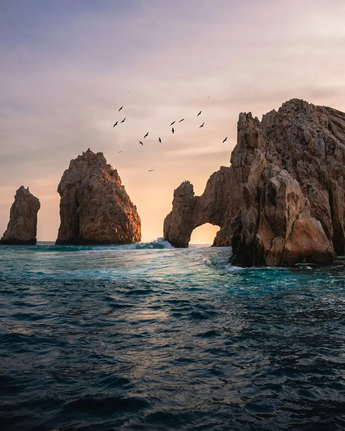 The arch at Cabo San Lucas at dusk